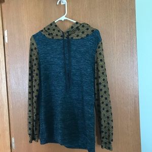 3/$8 Light Weight Hooded Sweater Small